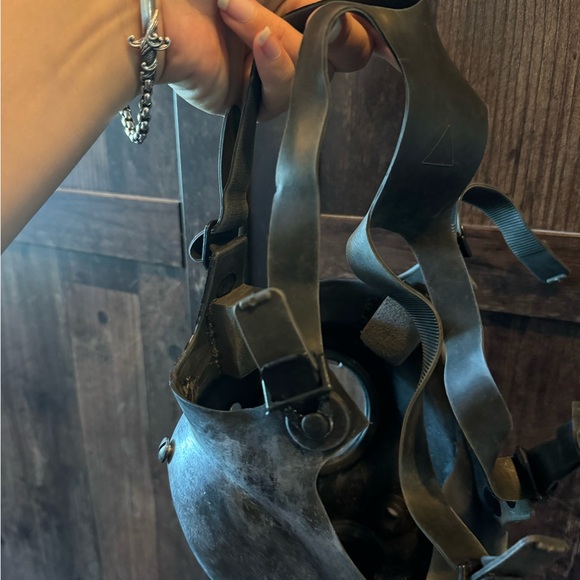 Insidious Gas Mask Costume Prop - Picture 4 of 4